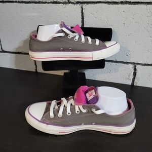 3/$50 SALE! Converse Grey love top sneakers w/ pink & purple Sz 10